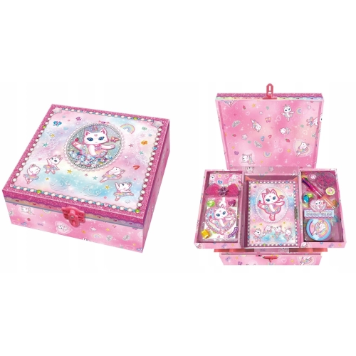 Szkatułka z pamiętnikiem i akcesoriami