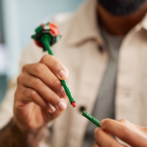 Klocki LEGO ICONS Bukiet róż 10328