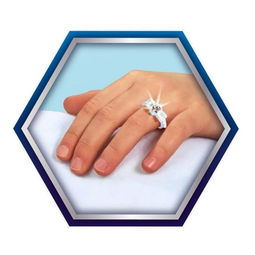 Pierścionek z kryształkiem Swarovskiego