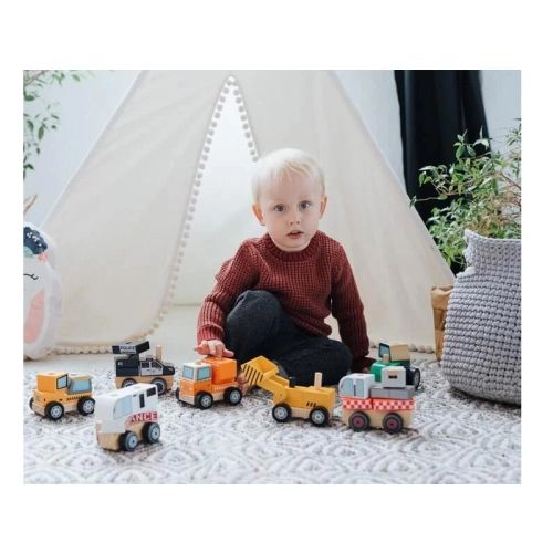 Drewniane autko policja